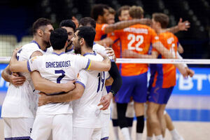 پیروزی نفسگیر ملیپوشان والیبال ایران مقابل شاگردان سابق پیاتزا