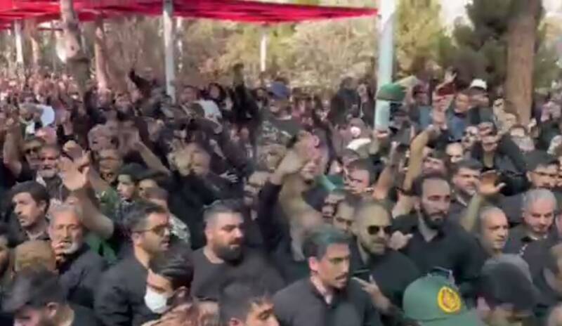 فیلم/ فریاد مرگ بر اسرائیل و آمریکا در مراسم تدفین شهید حاجی ...