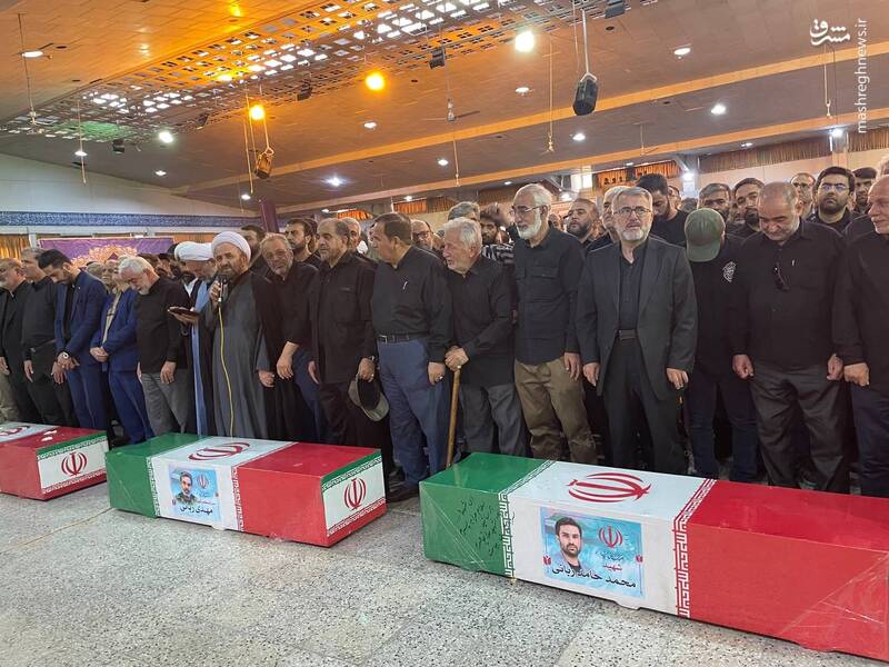 عکس/ اقامه نماز بر پیکر مطهر سردار شهید ربانی