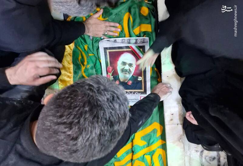 اولین تصویر از مزار سپهبد شهید حسین سلامی