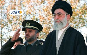 تصویری از شهید غلامعلی رشید در کنار رهبر انقلاب