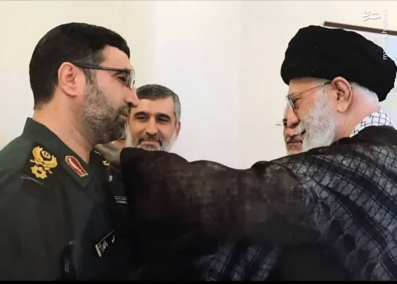 شهید باقری و شهید حاجی زاده در محضر فرمانده کل قوا
