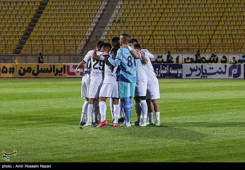 نیمکت لیگ برتریها؛ بلاتکلیفی پرسپولیس و 3 تیم دیگر 15