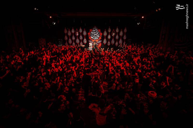عکس/ حضور پیکر شهید ایزدی در هفتمین شب محرم در هیئت فاطمیون قم