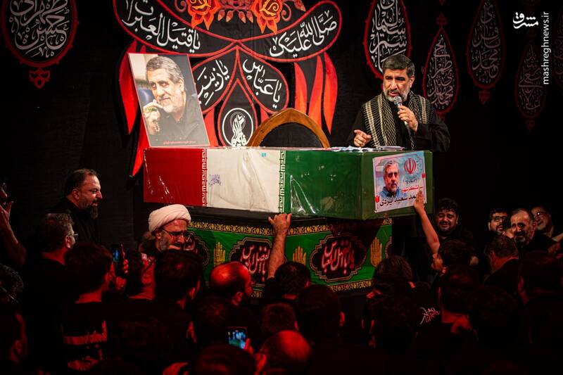 عکس/ حضور پیکر شهید ایزدی در هفتمین شب محرم در هیئت فاطمیون قم