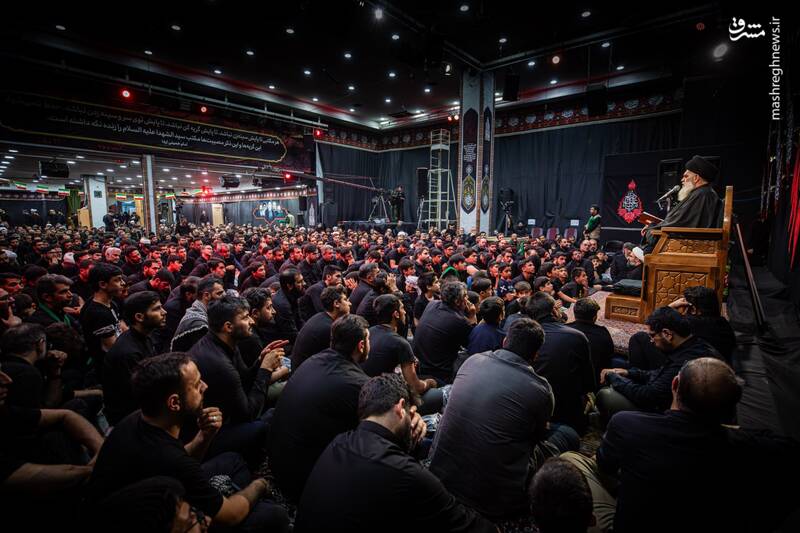 عکس/ حضور پیکر شهید ایزدی در هفتمین شب محرم در هیئت فاطمیون قم