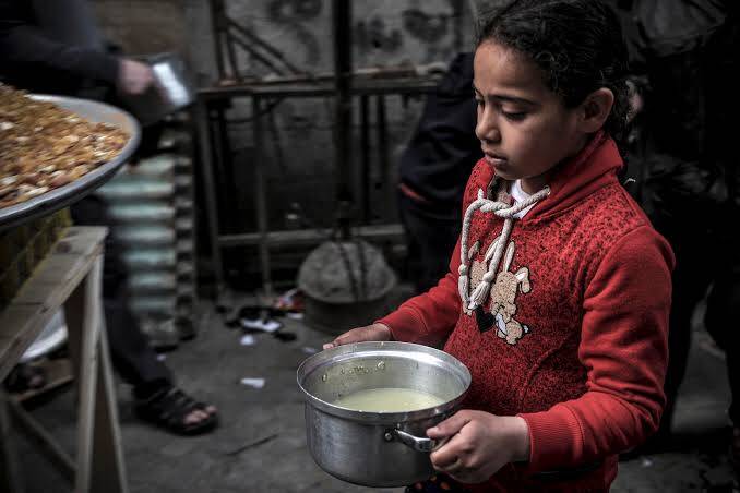 وقتی آب و نان در دست صهیونیستها تبدیل به سلاح نسلکُشی می شوند+عکس