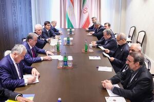 عکس/ دیدار روسای جمهور ایران و تاجیکستان در جمهوری آذربایجان