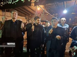 فیلم / مداحی پیشکسوت فوتبال در سوگ سالار شهیدان در شیراز