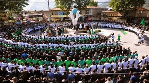 سینه‌زنی کمر به کمر رامیانی‌ها