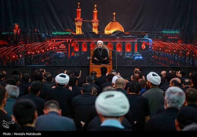 مسجد جمکران در شب عاشورا؛ هم‌نوا با کربلا، هم‌عهد با ظهور +تصاویر