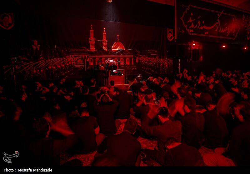 مسجد جمکران در شب عاشورا؛ هم‌نوا با کربلا، هم‌عهد با ظهور +تصاویر