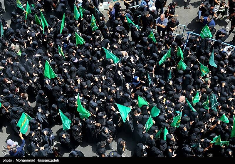 عکس/ خیمه سوزان ظهر عاشورا در چهارراه گلوبندک تهران