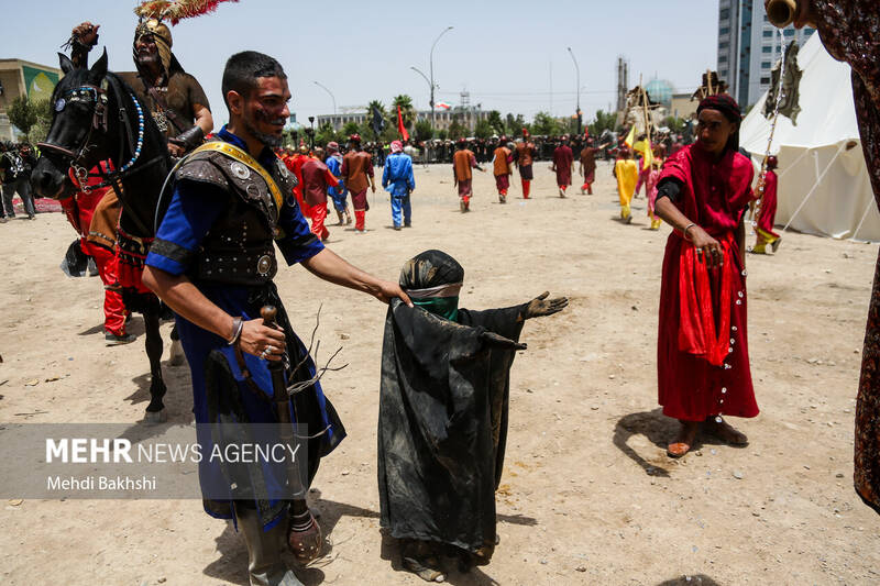 آیین خیمهسوزان عاشورا در هیئت خیامالحسین (ع) قم