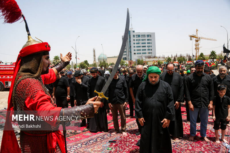 آیین خیمهسوزان عاشورا در هیئت خیامالحسین (ع) قم