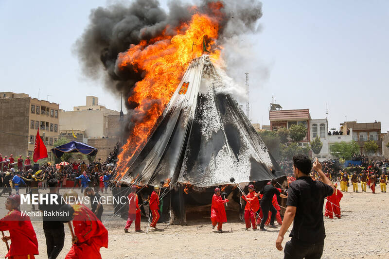 آیین خیمهسوزان عاشورا در هیئت خیامالحسین (ع) قم