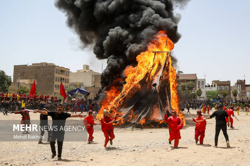 آیین خیمهسوزان عاشورا در هیئت خیامالحسین (ع) قم