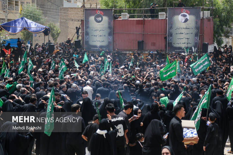 آیین خیمهسوزان عاشورا در هیئت خیامالحسین (ع) قم