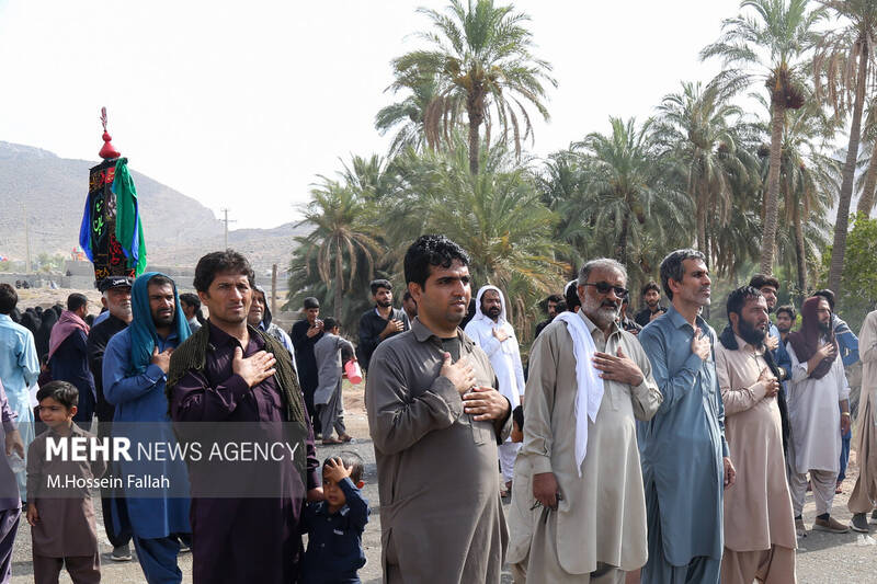 عزاداری مردم شیعه و سنی شهر بزمان در روز عاشورا
