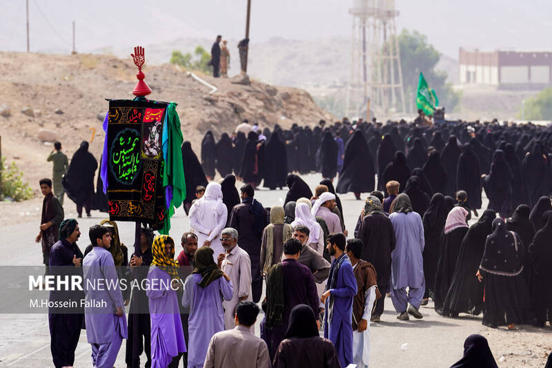 عزاداری مردم شیعه و سنی شهر بزمان در روز عاشورا