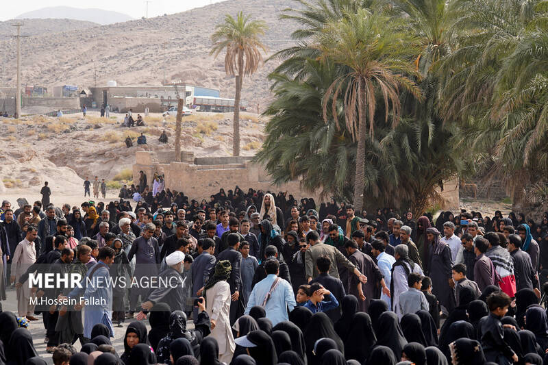 عزاداری مردم شیعه و سنی شهر بزمان در روز عاشورا