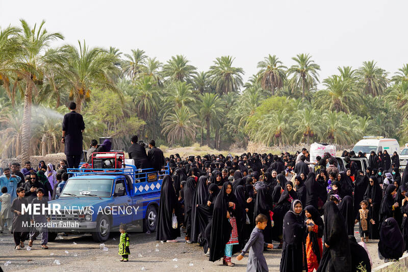 عزاداری مردم شیعه و سنی شهر بزمان در روز عاشورا