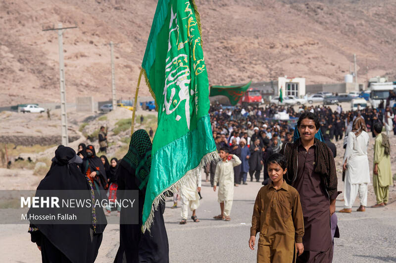 عزاداری مردم شیعه و سنی شهر بزمان در روز عاشورا