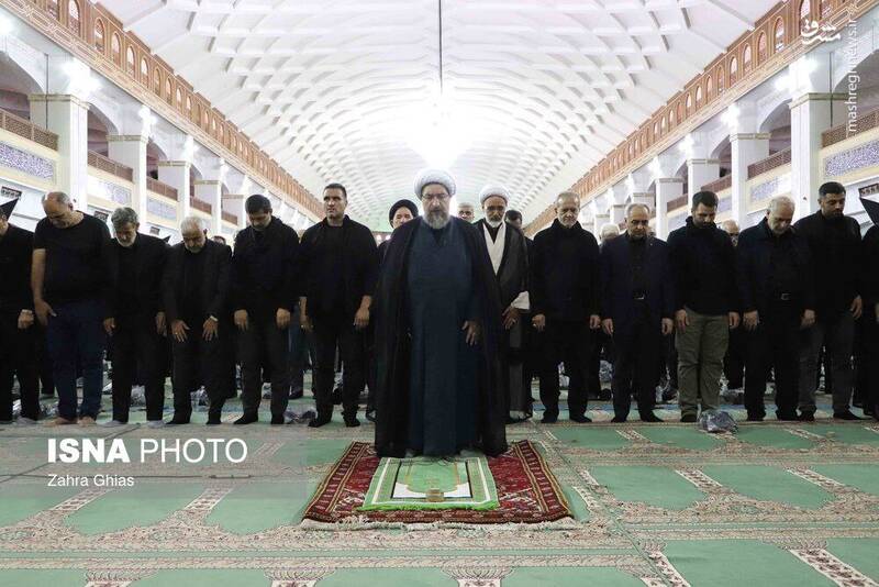 حضور رئیس جمهور در نماز ظهر عاشورا - تبریز
