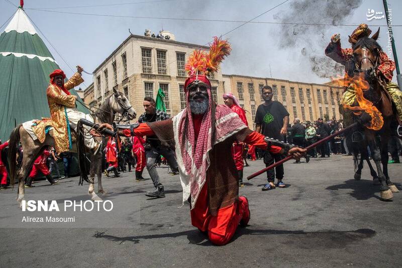 خیمه سوزان ظهر عاشورا در چهارراه گلوبندک تهران