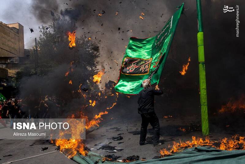 خیمه سوزان ظهر عاشورا در چهارراه گلوبندک تهران
