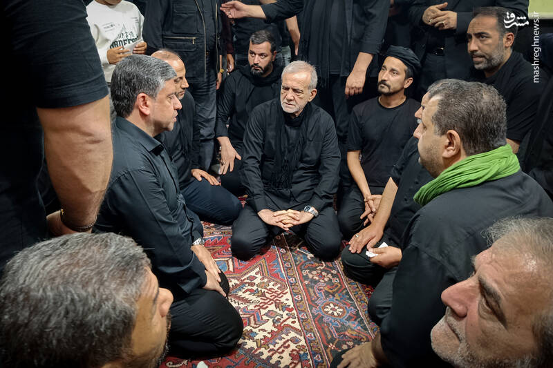 عکس / حضور پزشکیان در آئین شام غریبان مسجد اوچدکان اردبیل 4