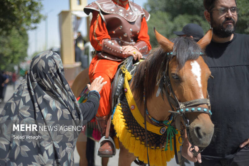 کاروان نمادین طایفه بنی اسد در همدان