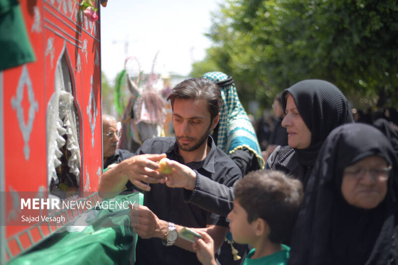 کاروان نمادین طایفه بنی اسد در همدان