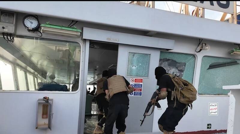 عملیات یمنیها در حمله به کشتی «مجیک سیز» و غرق آن +عکس