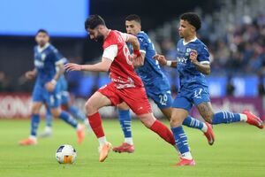 هافبک پرسپولیس دو سال دیگر ماندگار شد