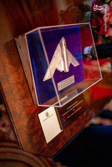 حرز یهودی به شکل B-2؛ هدیه جدید نتانیاهو به ترامپ + فیلم و عکس