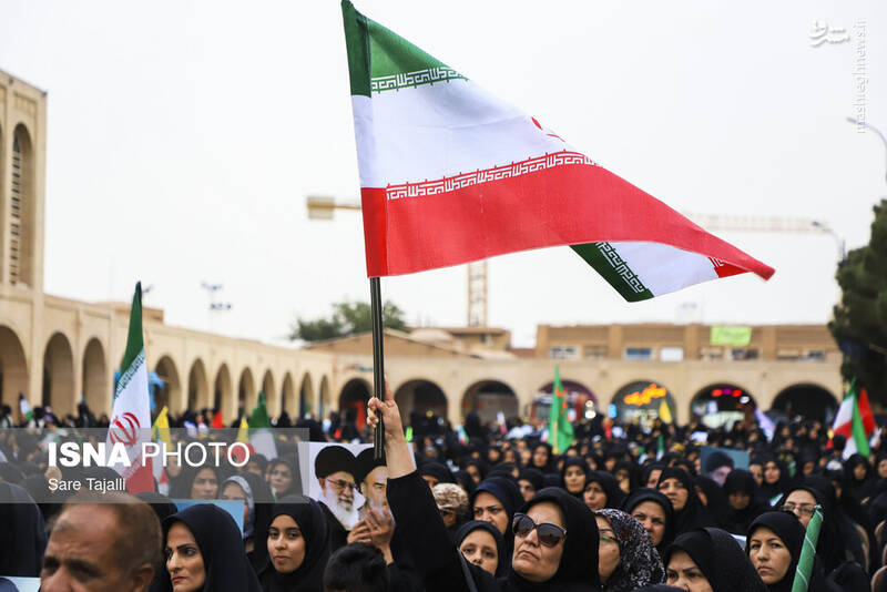 عکس / اجتماع عظیم زینبیون در کرمان 31
