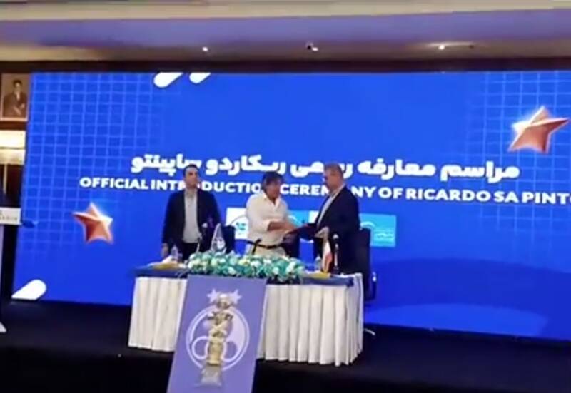 امضای قرارداد ساپینتو با استقلال