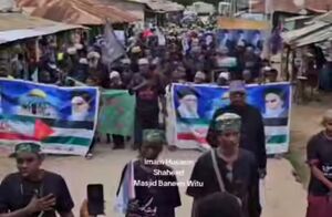 فیلم/ دسته عزاداری مردم کنیا با تصاویر رهبران انقلاب