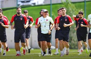 پرسپولیس در حال مذاکره با مربی خارجی