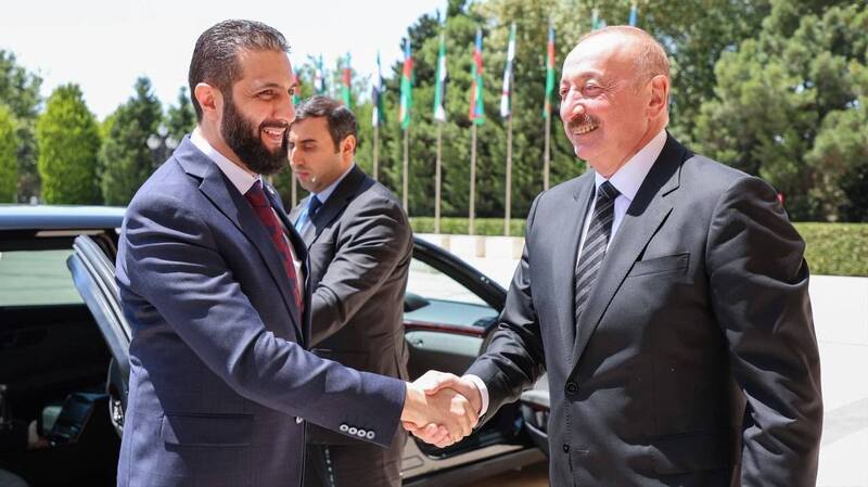 دیدار «جولانی» با «الهام علی‌اف» در باکو+ عکس