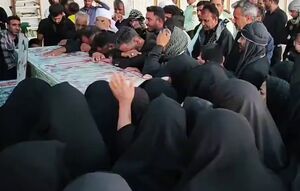 فیلم/ وداع باشکوه سیستانی‌ها با پیکر شهید "میرشاهی"