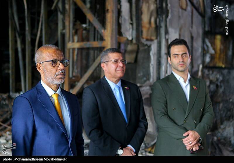 عکس / بازدید سفرای 28 کشور از ساختمان شیشهای صداوسیما 25