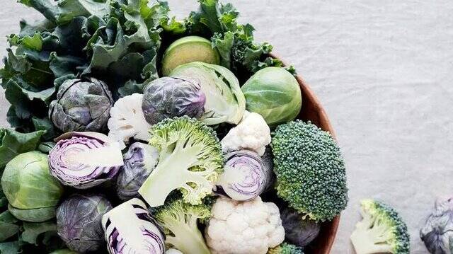 ۴ گروه غذایی که ممکن است باعث بوی نامطبوعِ بدن شوند