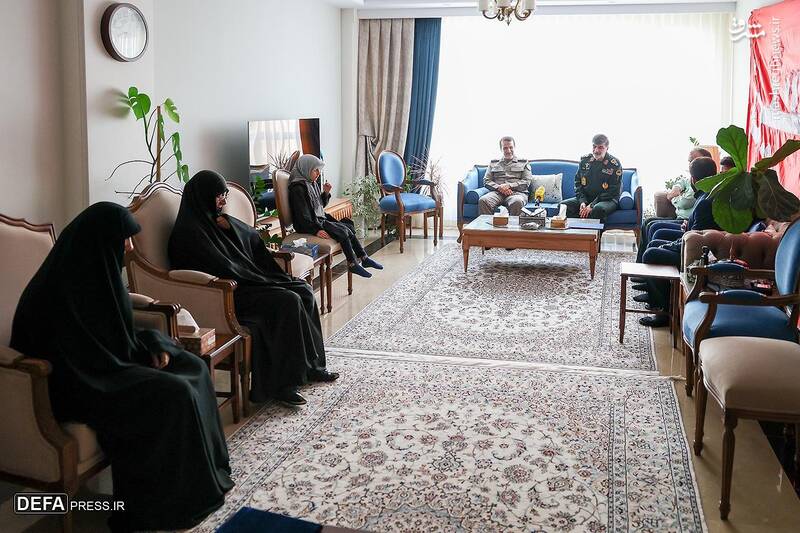 دیدار با خانواده شهید سپهبد غلامعلی رشید دیدار با خانواده شهید سپهبد غلامعلی رشید