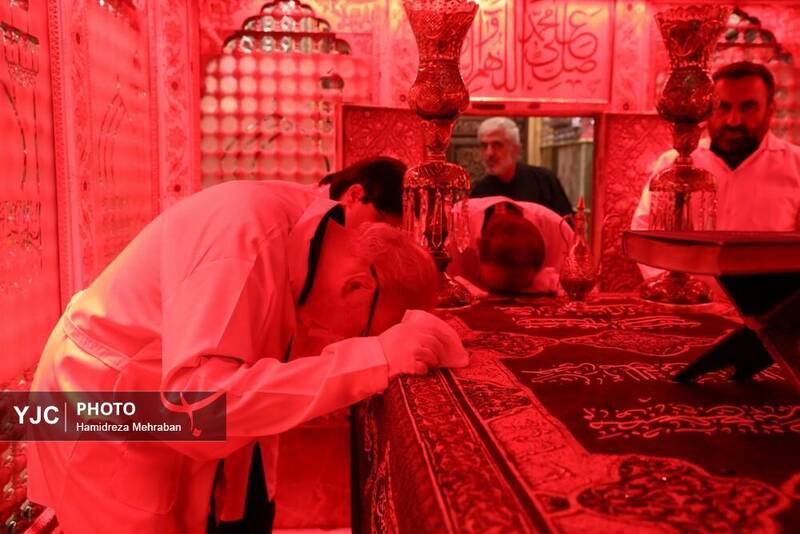 عکس / آیین غبارروبی ضریح مطهر امامزاده صالح (ع) 54