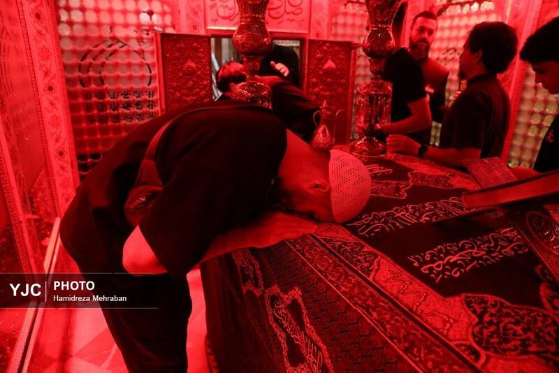 عکس / آیین غبارروبی ضریح مطهر امامزاده صالح (ع) 30
