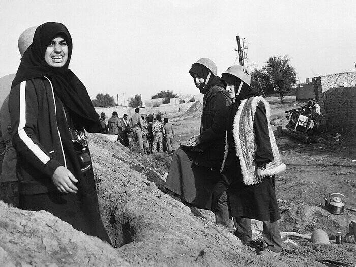 «دختر اردوی آتش» و خاطرات دختران امدادگر و رزمنده