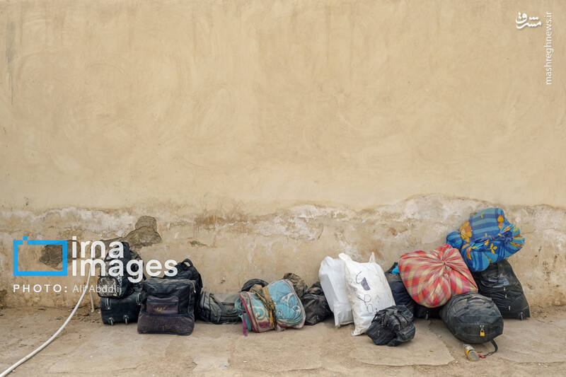 عکس / خروج اتباع افغان غیرمجاز از مرز میلک 40