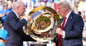 جام کپی را به چلسی دادند جام اصلی را به ترامپ!